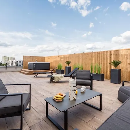 Brand New! Private Jacuzzi - Terrace - Parking